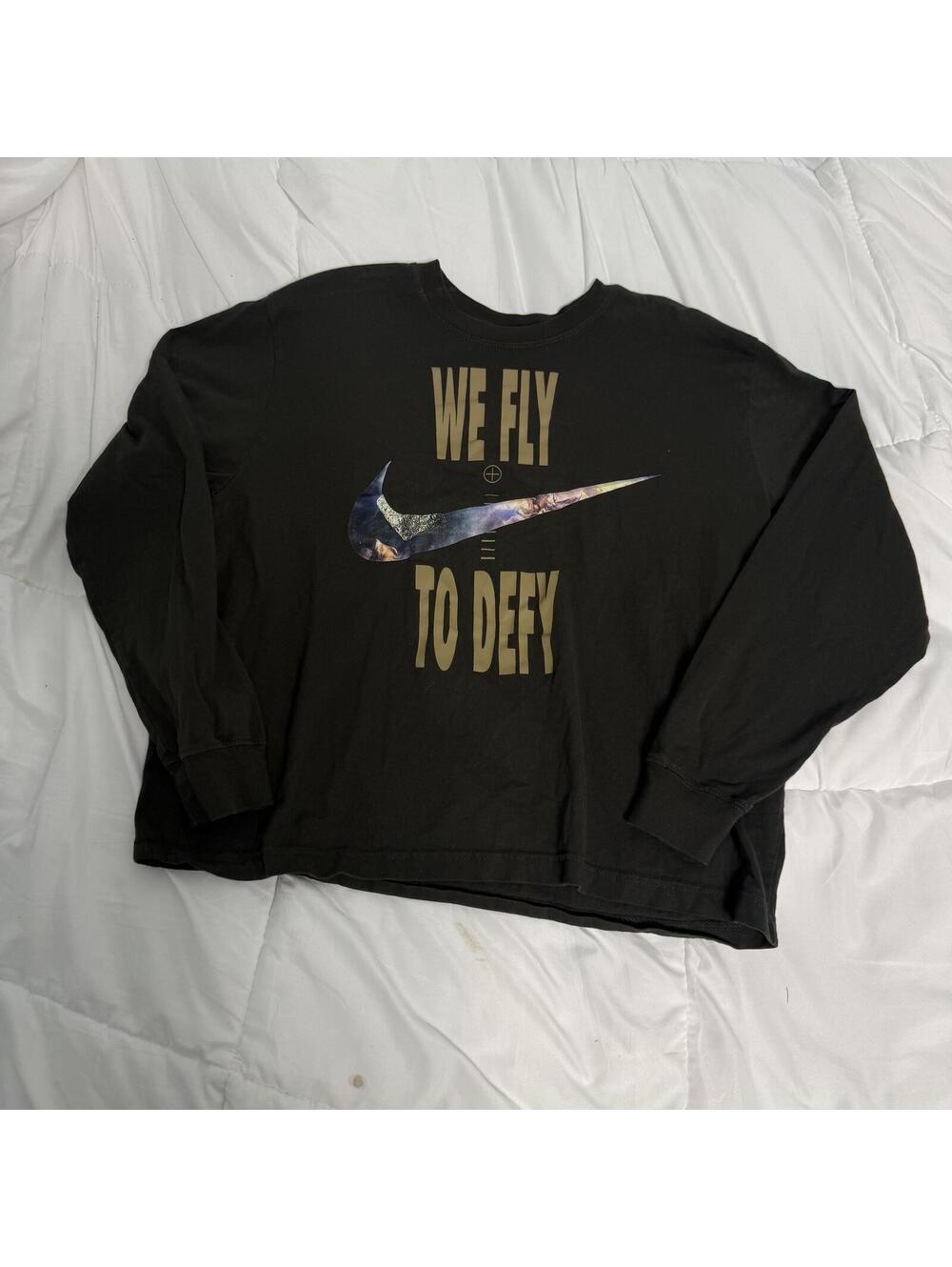Nike we fly to defy long sleeve shirt medium